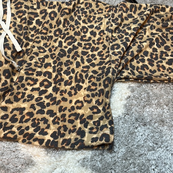 Leopard print cropped hoodie. Lightweight. Size XL and small. - Picture 4 of 4